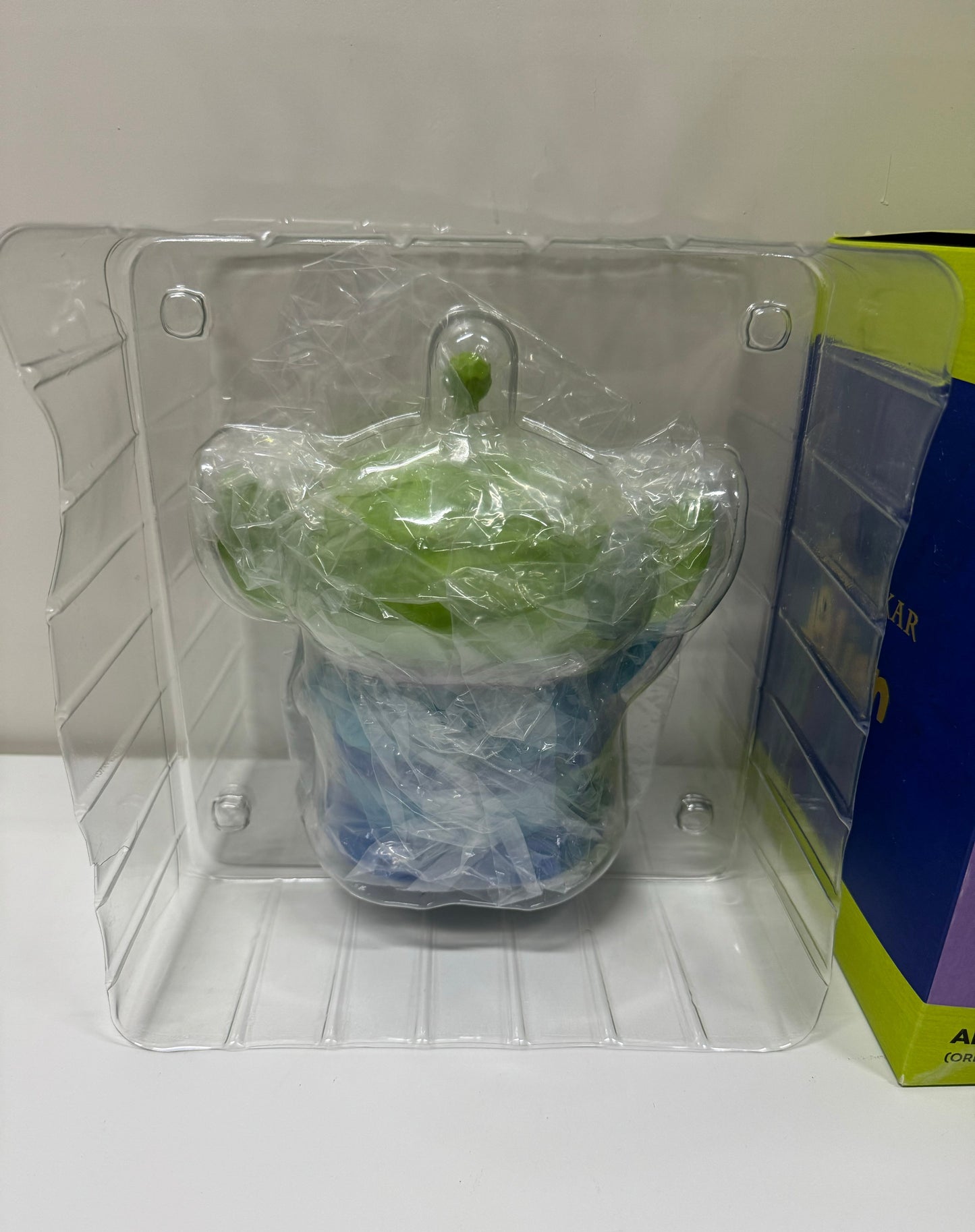 URDU FUKUHEYA Maneki Neko | Alien Lucky Cat - 17cm collectible figure Limited Edition KawaiiGiftLand