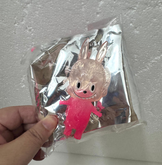 How2work The Little Monster Mini Figure Collection Series 2 | No.3 Labubu Ik hou van jou Neon Pink - Retired Rare Toy Collection Mystery Blind Box