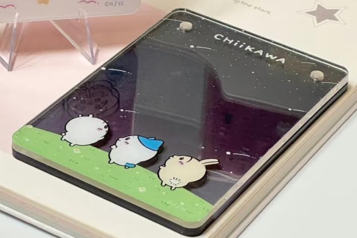 ChiiKawa X Miniso | ChiiKawa Hachiware Usagi Watching Shooting Star Acrylic Cardholder - Kawaii items Room Decoration Item KawaiiGiftLand