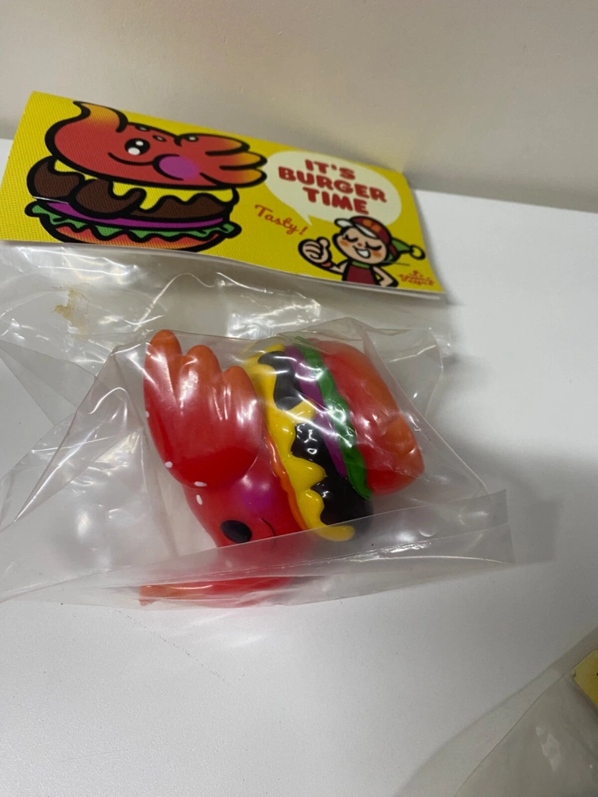 Unbox ELFIE Cafe Spicy Burger Elfie Elephant Limited Character Figure rare