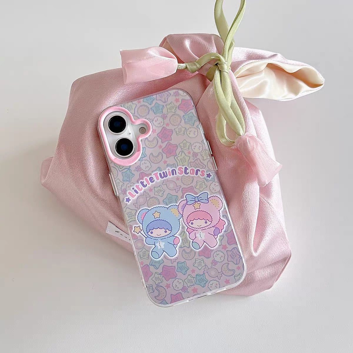日本のアニメ風スマホケース | レーザー加工 バッドばつ丸 お出かけ＆キキ＆ララ（リトルツインスターズ） - iPhoneケース iPhone SE2 XS XR 11 12 13 14 15 16 17 Pro Pro Max 12mini 13mini対応