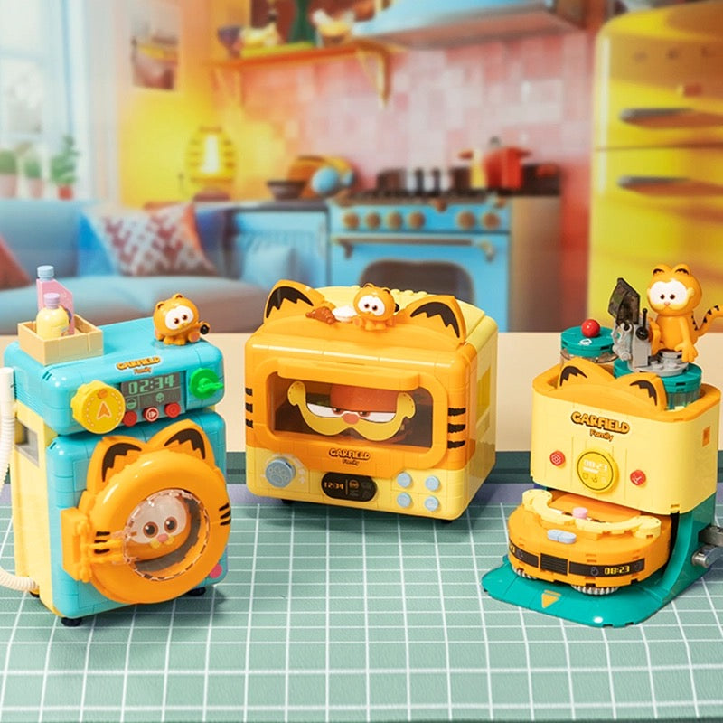 Pan Tasy x Garfield Family | Sweeping Robot - Lovely Cat Exotic Shorthair Building Blocks Toy Collections