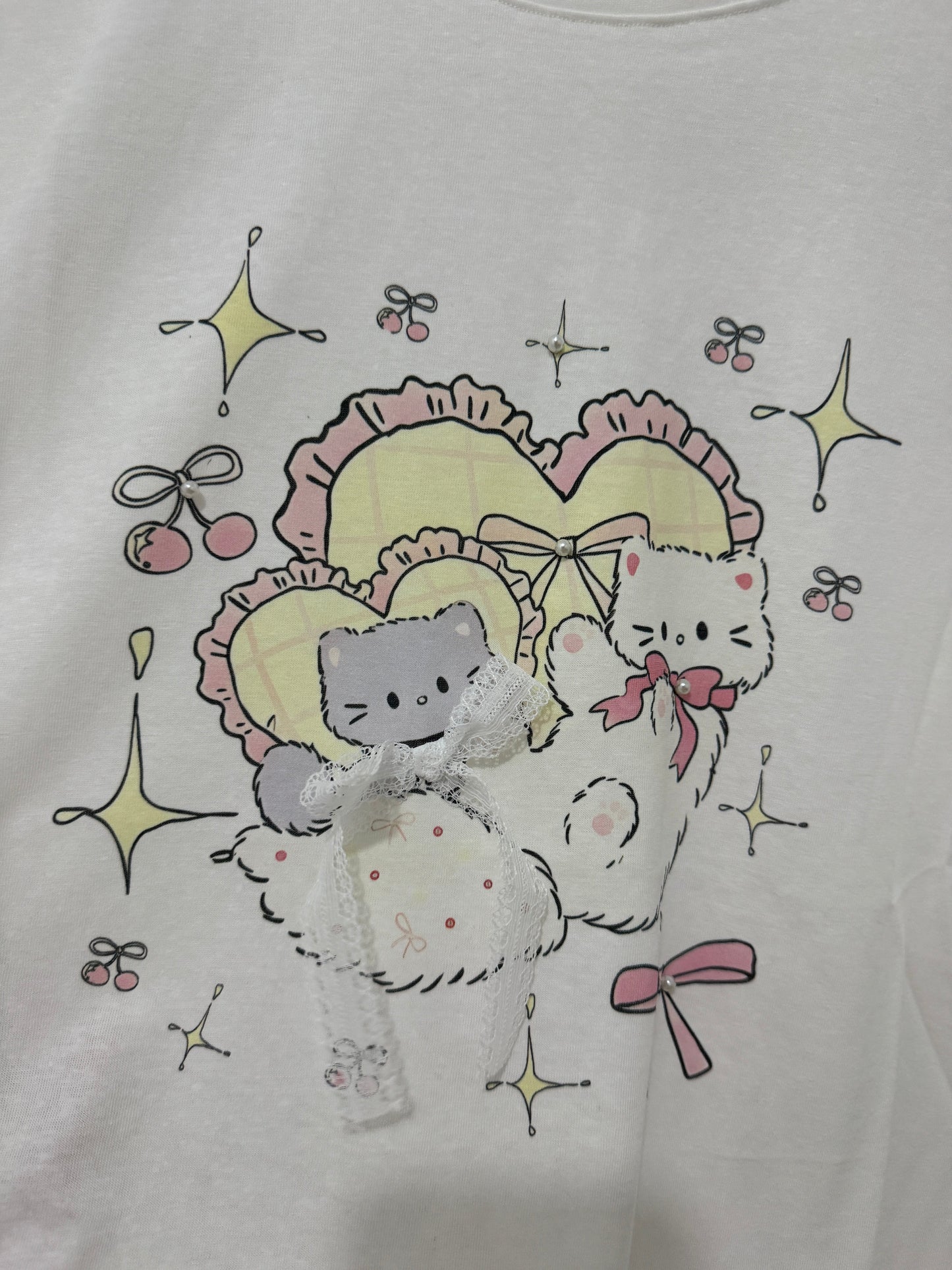Korean Fashion Cute Animal Style Shirt Series | White & Grey Cats with Heart Cushion - Kawaii Fashion Items