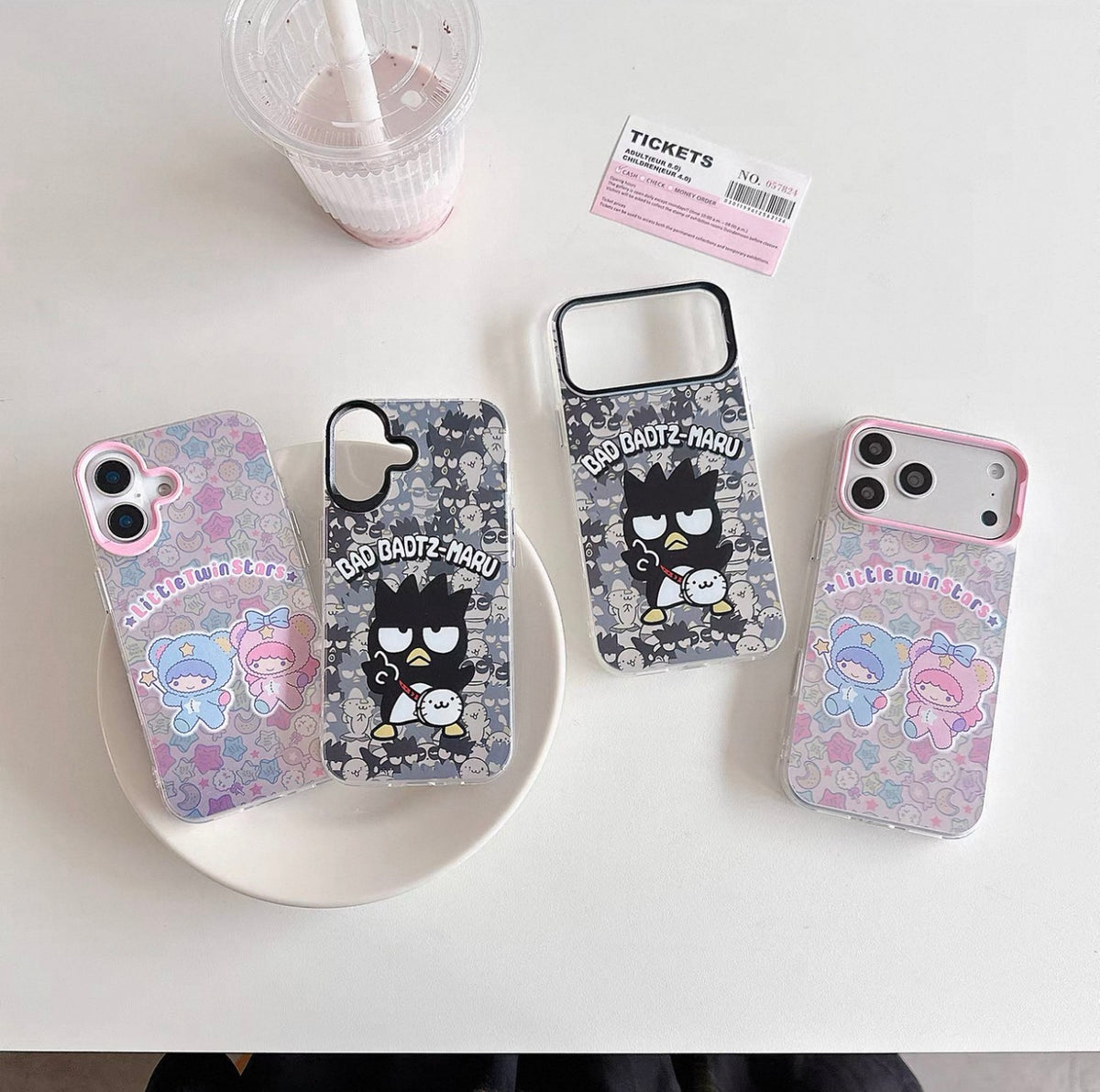 日本のアニメ風スマホケース | レーザー加工 バッドばつ丸 お出かけ＆キキ＆ララ（リトルツインスターズ） - iPhoneケース iPhone SE2 XS XR 11 12 13 14 15 16 17 Pro Pro Max 12mini 13mini対応