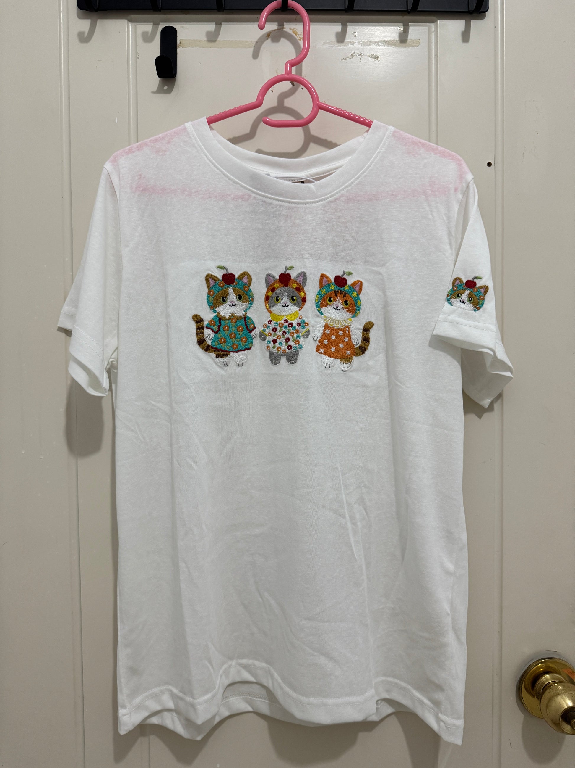 Korean Fashion Cute Animals Style T-Shirt Series | Embroidery 3 Little Cat - Kawaii Fashion Items