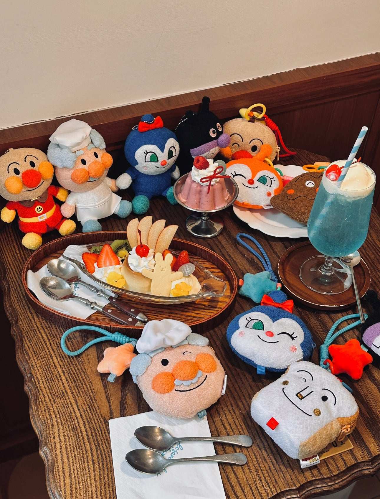 Japan Cartoon Anpanman Mini Purse Bag Keychain with Star | Anpanman Uncle Jam Currypanman Shokupanman Baikinma Dokin-chan - Coin Bag Keychain Can put in Airpods EarPhone