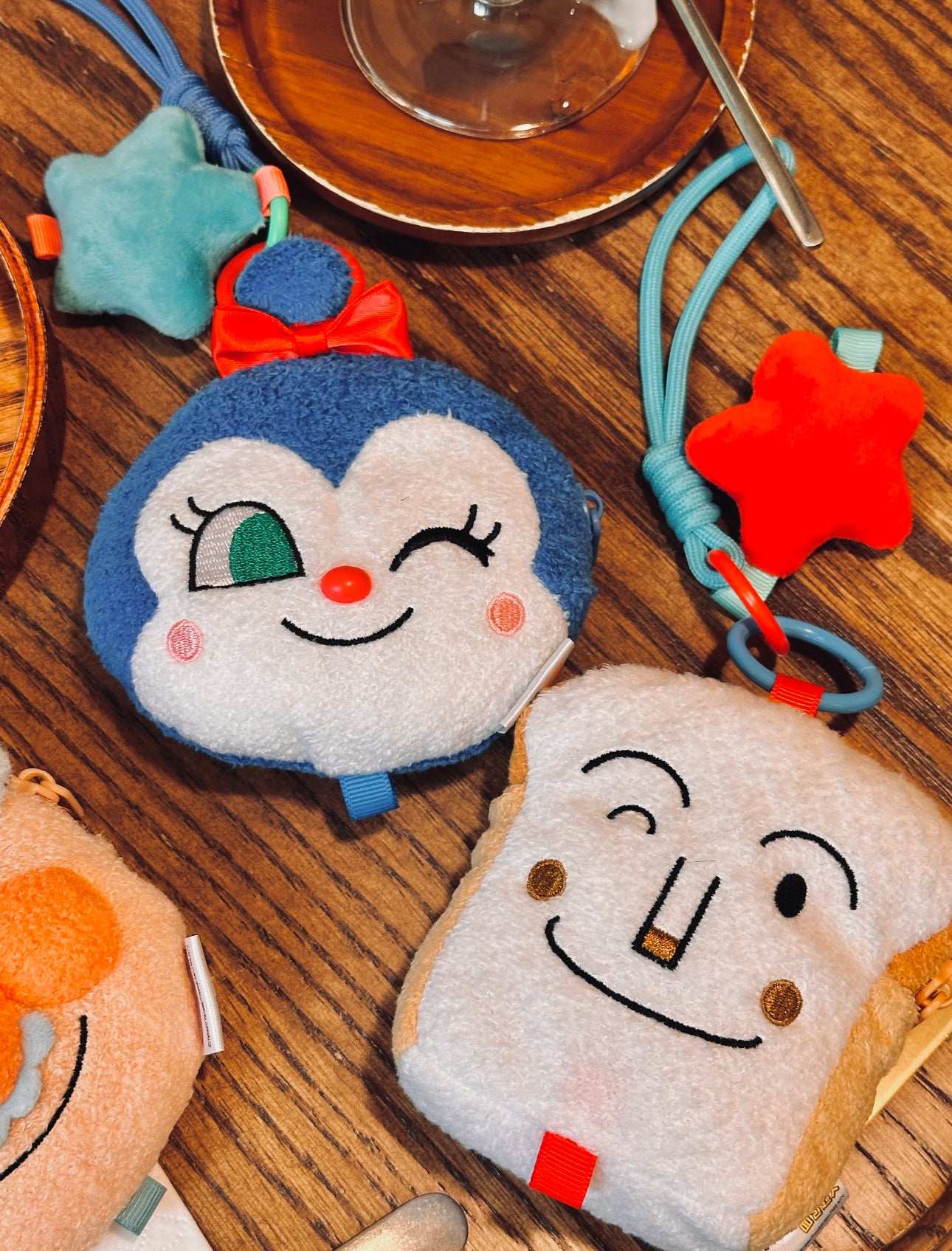 Japan Cartoon Anpanman Mini Purse Bag Keychain with Star | Anpanman Uncle Jam Currypanman Shokupanman Baikinma Dokin-chan - Coin Bag Keychain Can put in Airpods EarPhone