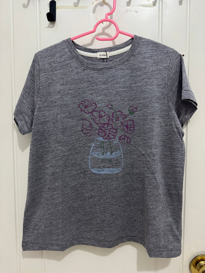 Korean Fashion Garden Style T-Shirt Series | Grey Flower Vase Drawing - Kawaii Fashion Items