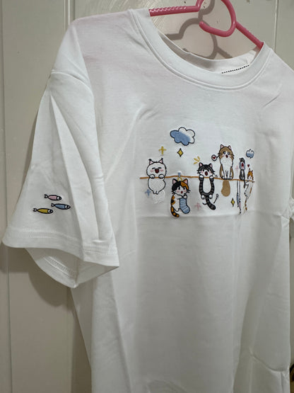 Korean Fashion Cute Animals Style T-Shirt Series | Cats Climb Up - Kawaii Fashion Items
