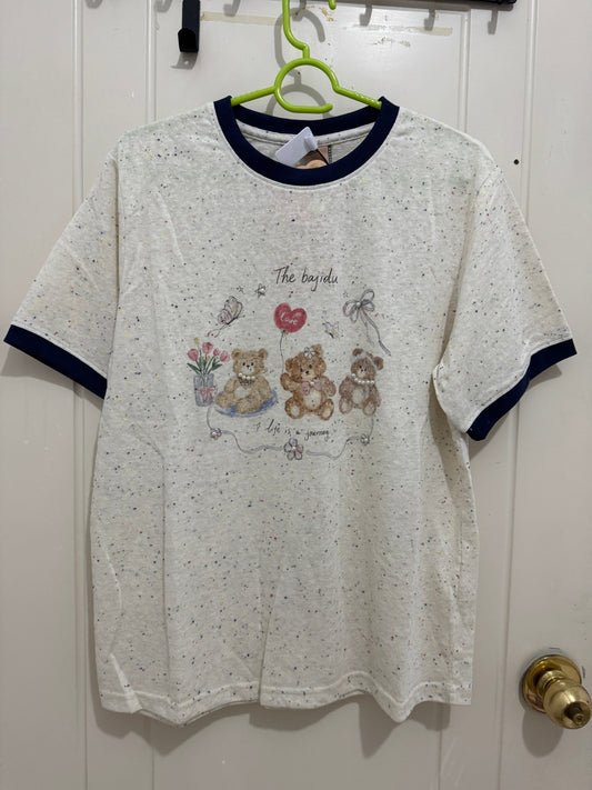 韓国ファッション かわいい動物スタイル Tシャツシリーズ | パール付きヴィンテージテディベア3匹 - カワイイファッションアイテム