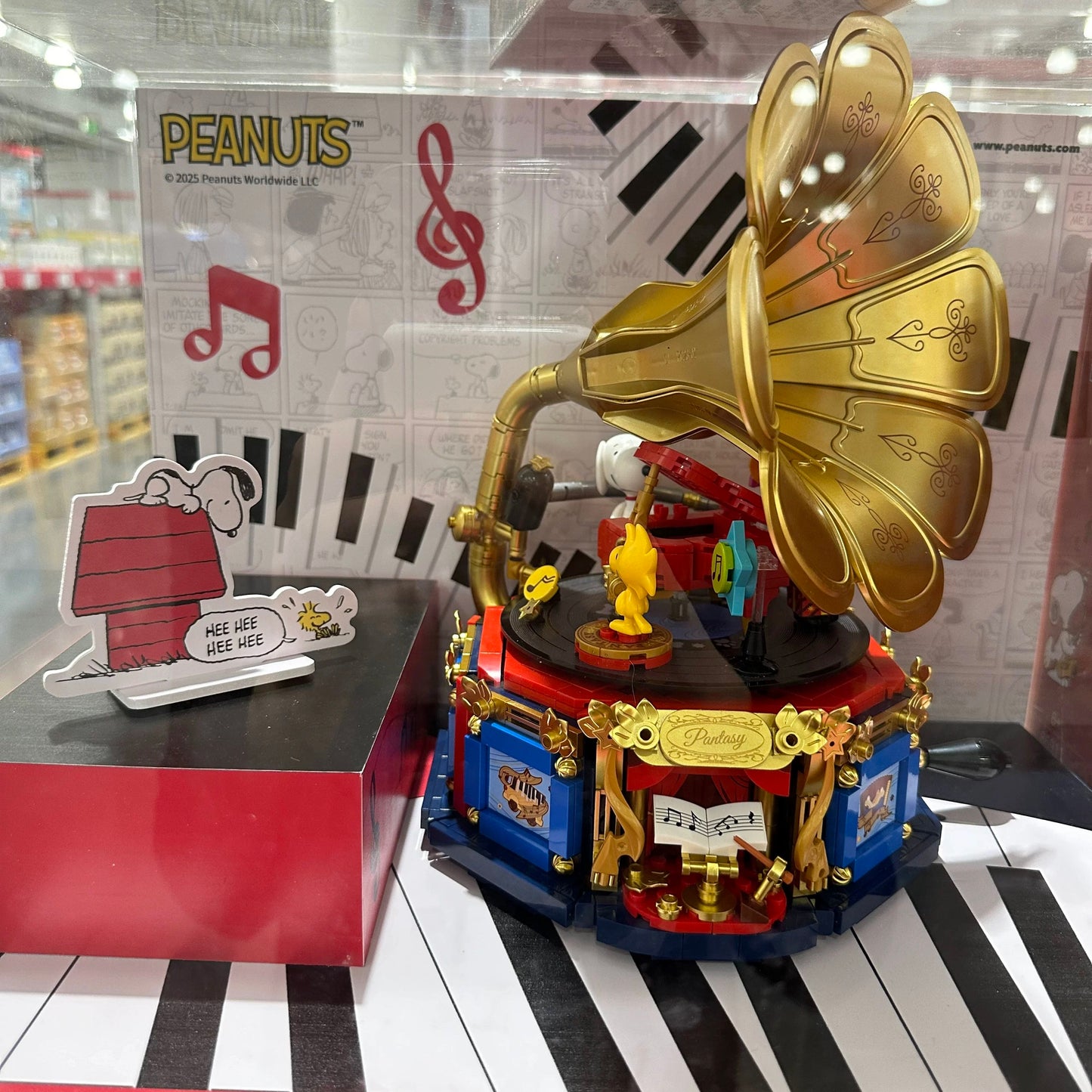 Pan Tasy x Peanut Music Box Series | Phonograph - Lovely Dog and Yellow Birds Building Blocks Toy Collections