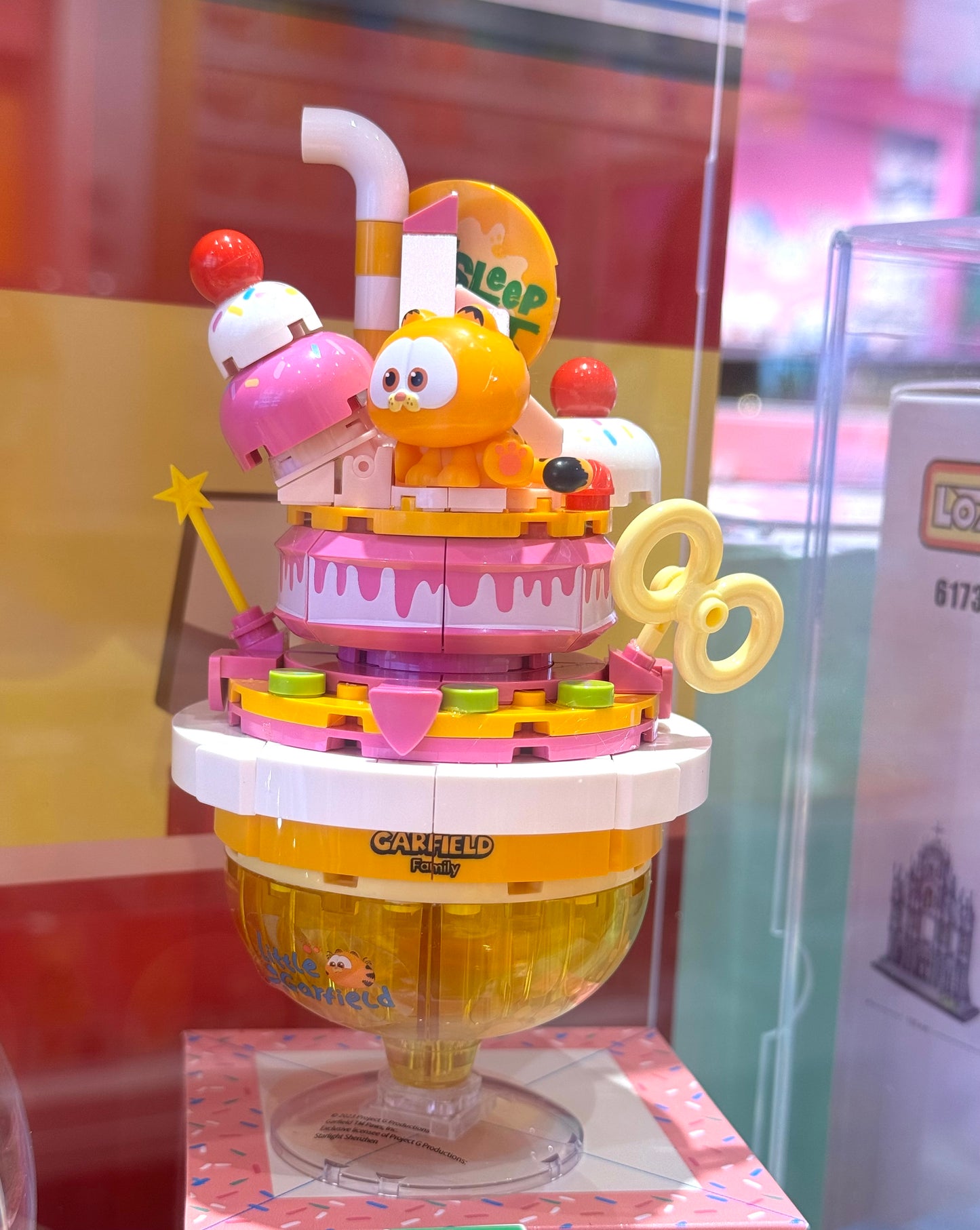 Pan Tasy x Garfield Family | Strawberry Creamy Drink - Lovely Cat Exotic Shorthair Building Blocks Toy Collections