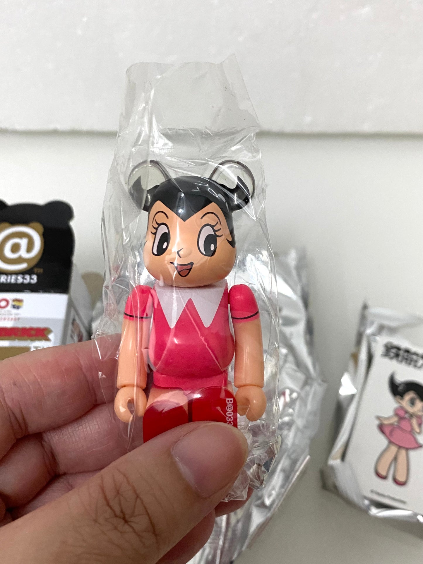 Japan Medicom Toy 100% Be@rbrick Series 33 | Secret Astro Uran - Retried Limited Rare Toy Collection