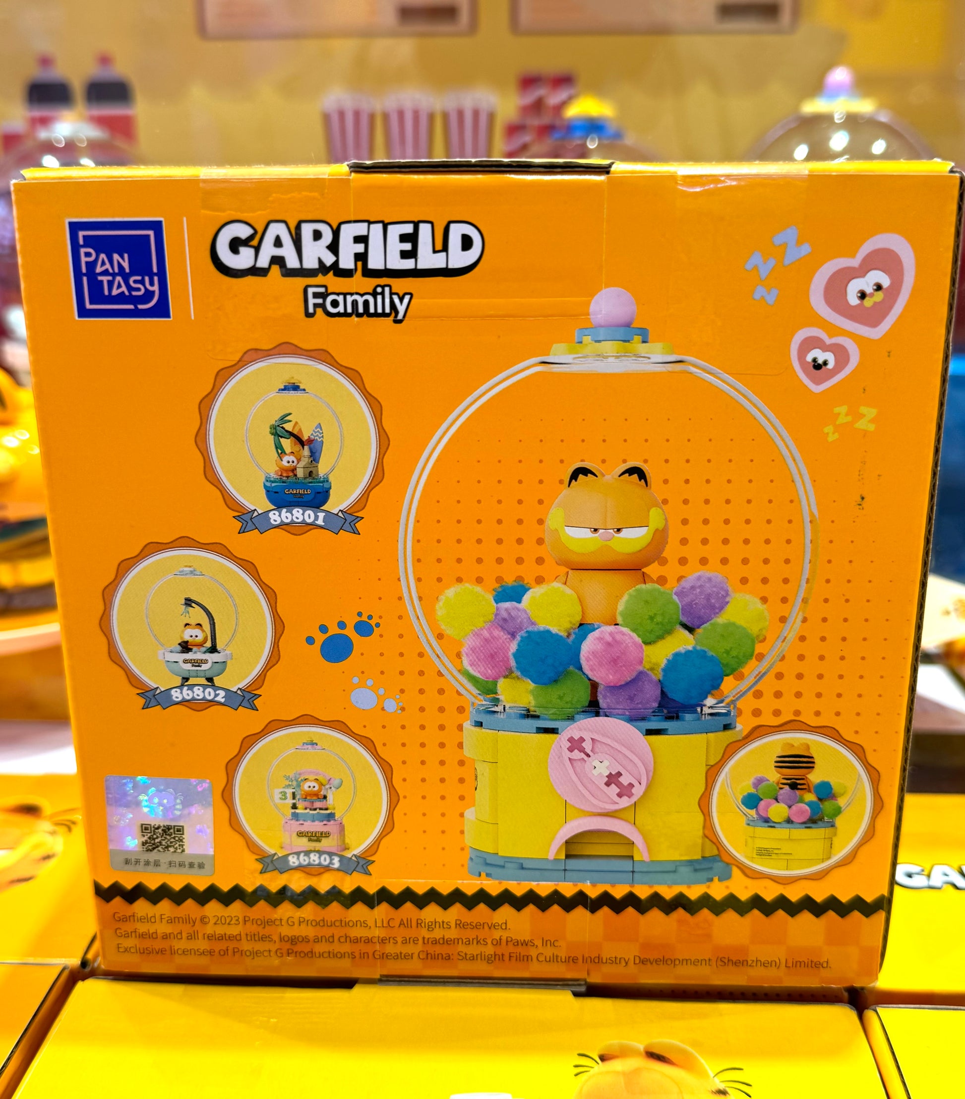Pan Tasy x Garfield Family | Gumball Machine - Lovely Cat Exotic Shorthair Building Blocks Toy Collections