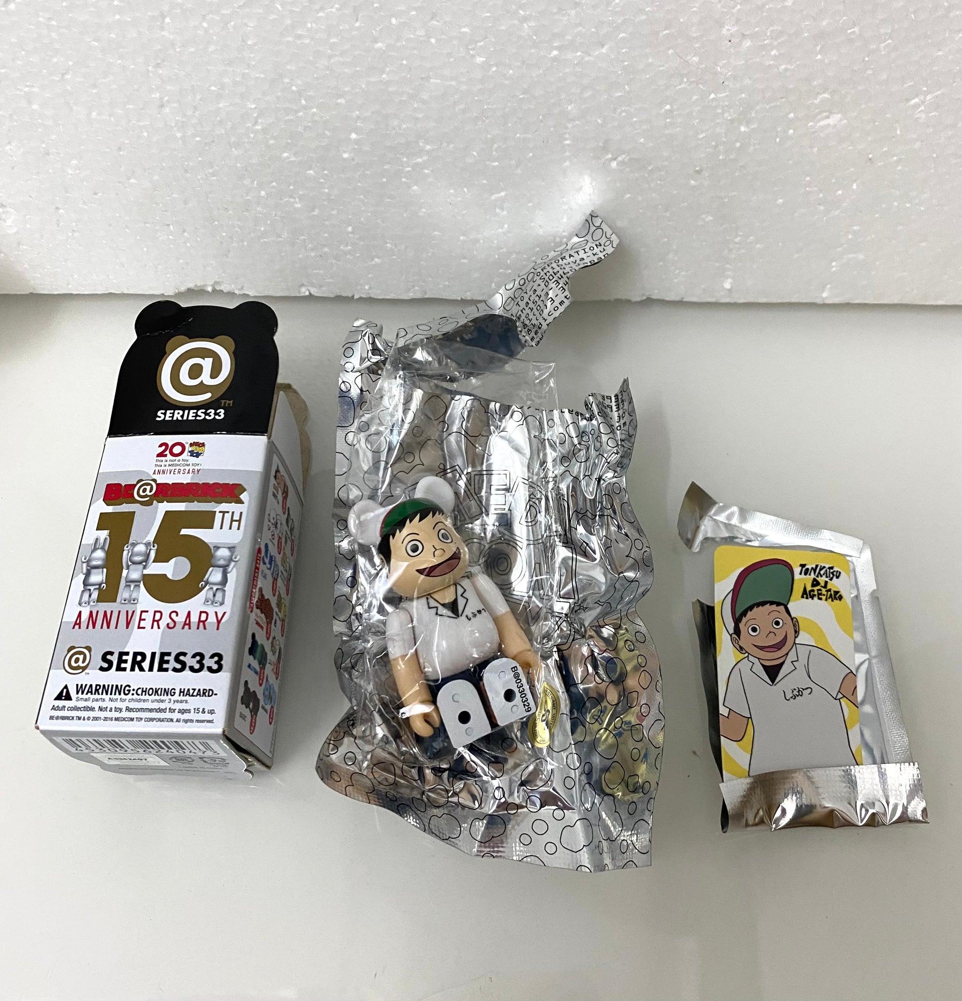 Japan Medicom Toy 100% Be@rbrick Series 33 | Hero Tonkatsu DJ AGE-TARO - Retried Limited Rare Toy Collection