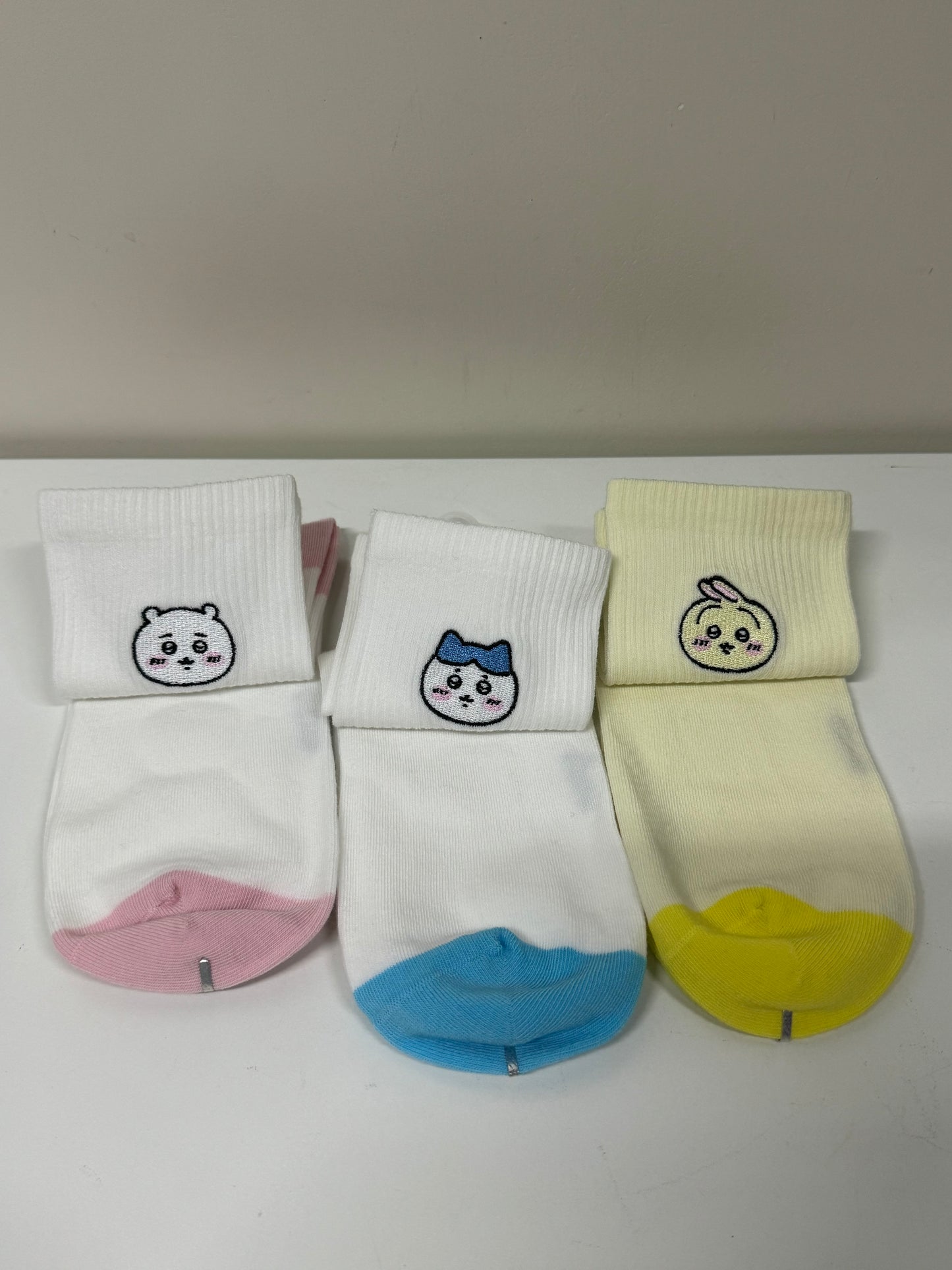 ChiiKawa X Miniso | ChiiKawa Hachiware Usagi Socks with Embroidery Logo - Kawaii items Room Decoration doll