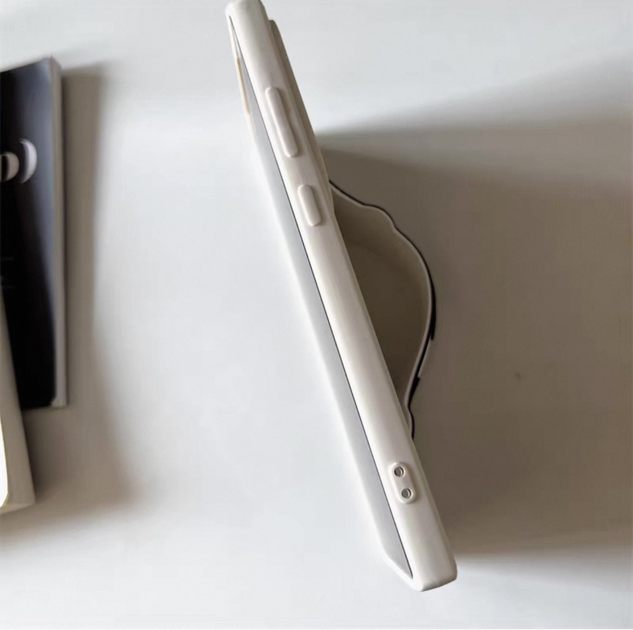 Cute Animal | White Cat with Phone Bar Handle and Stand - Phone Case Samsung Galaxy S24 S23 S22 Plus Ultra KawaiiGiftLand