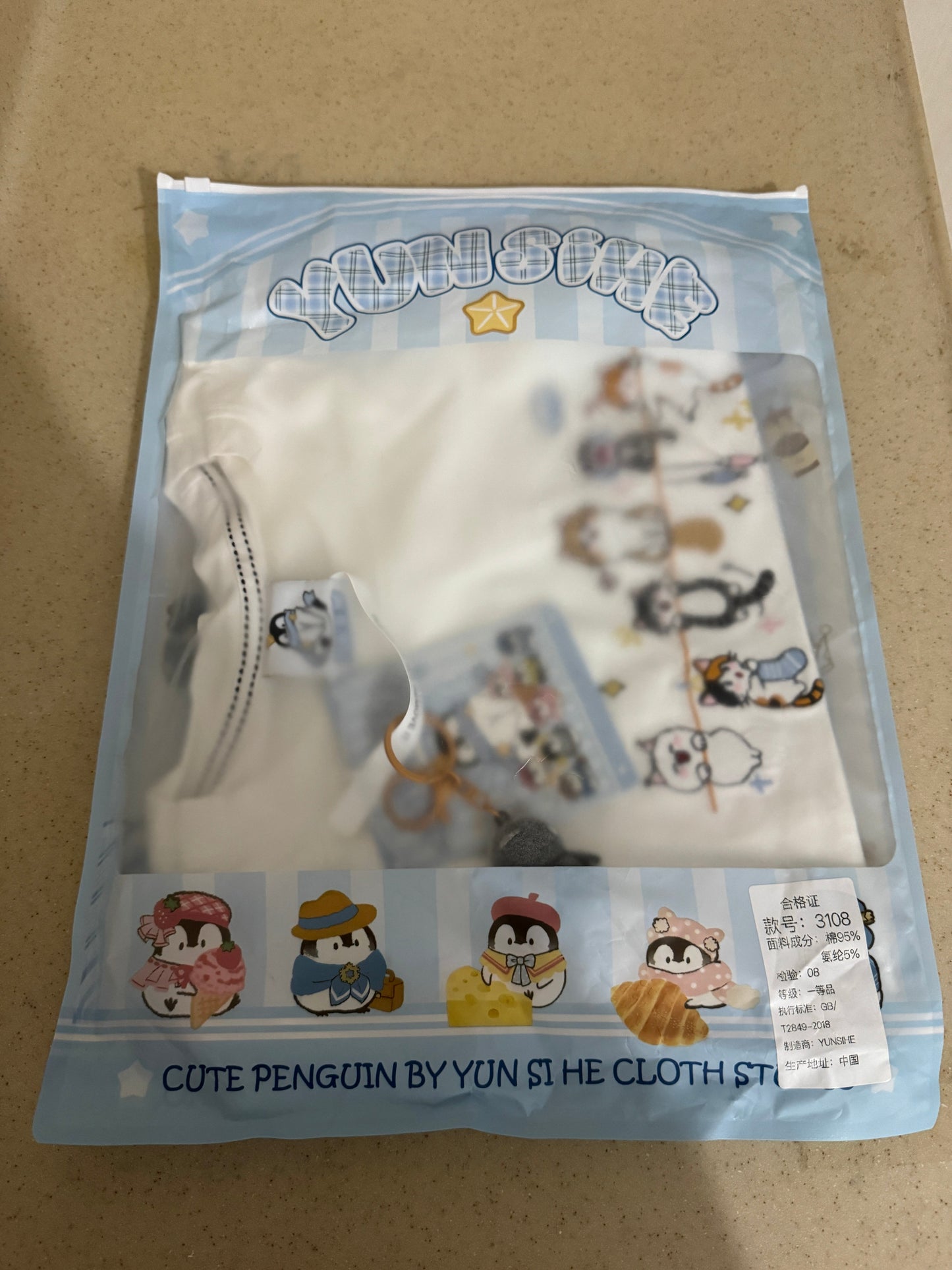 Korean Fashion Cute Animals Style T-Shirt Series | Cats Climb Up - Kawaii Fashion Items