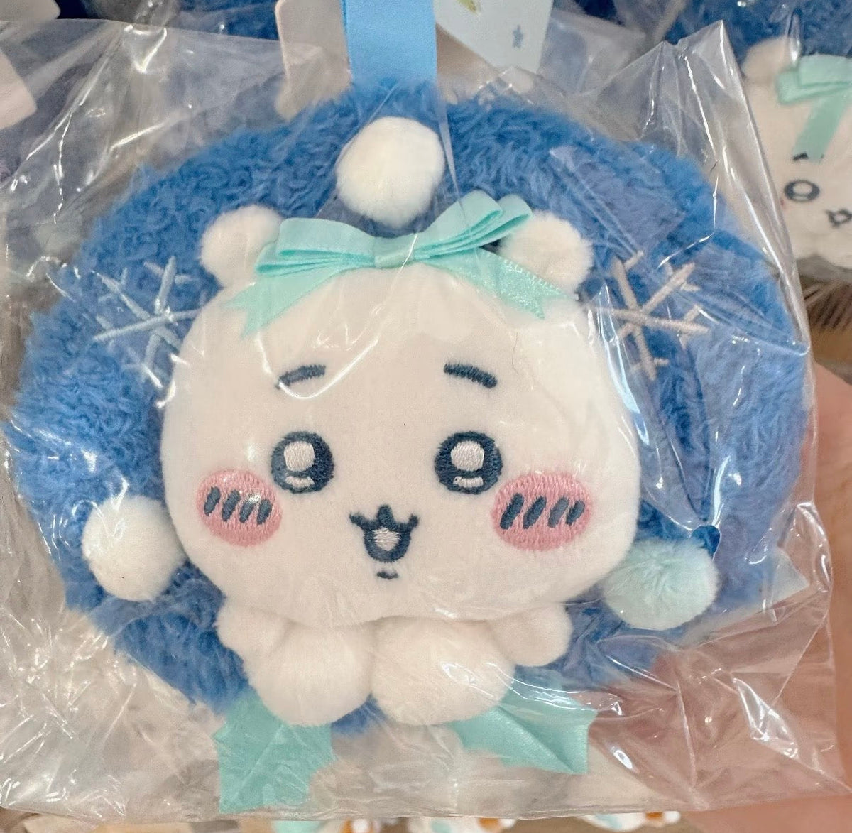ChiiKawa X Miniso White Christmas Series | ChiiKawa Hachiware Usagi Momonga in Christmas Wreath Plush Doll Keychain - Kawaii Items Room Decoration doll
