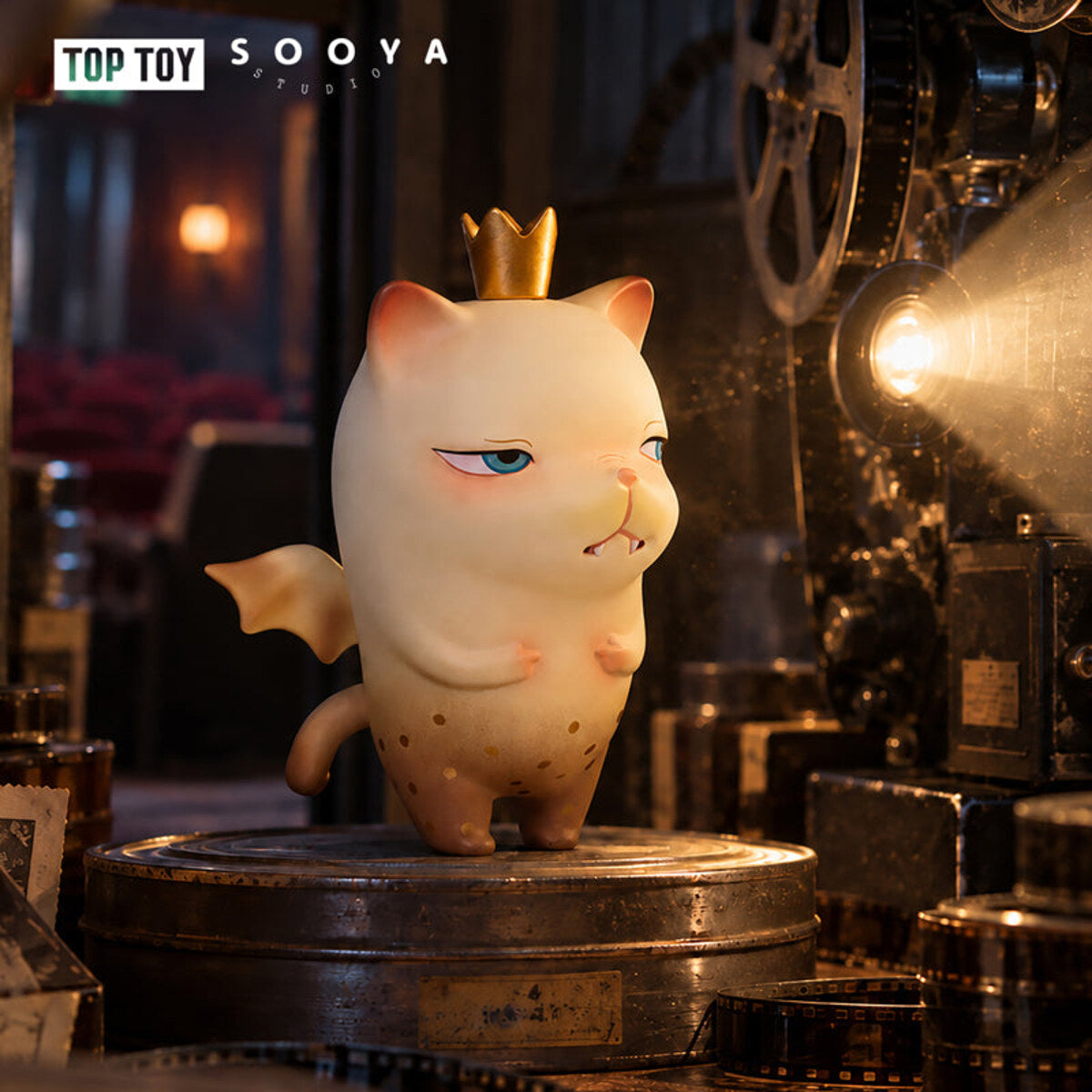SooyaStudio Overture 2.0 cream dragon figure with gold crown