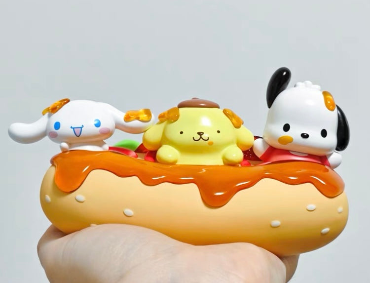 Sanrio Cinnamoroll Pompompurin Pochacco Delicious Hot Dog Figure Toy Collection - with Mobile Holding Lanyards