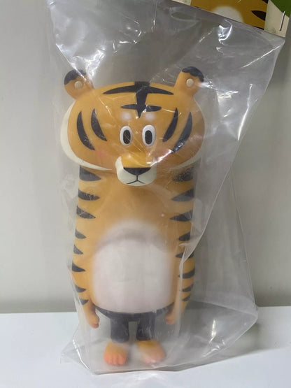 How2work Japan Artist BG Bear 1st Lee Hu Tiger Sofubi figure Soft Vinyl Retried